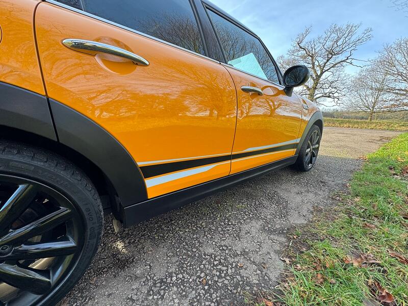 MINI HATCH