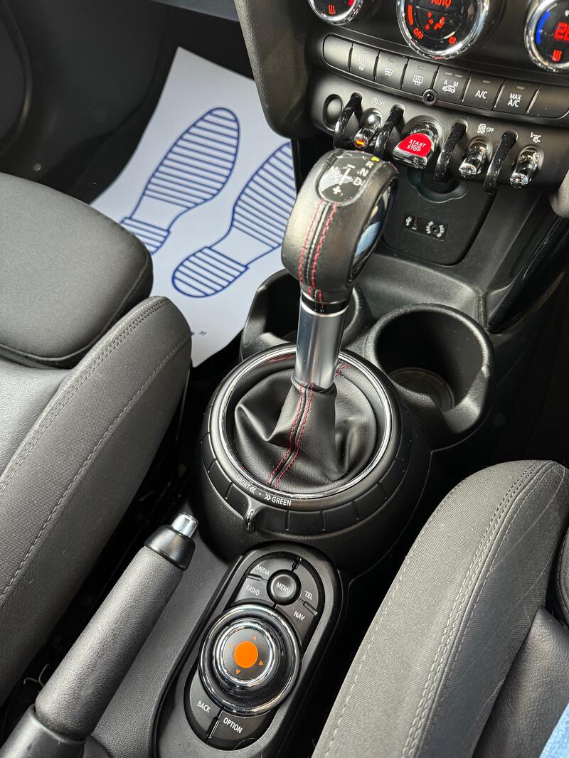 MINI HATCH