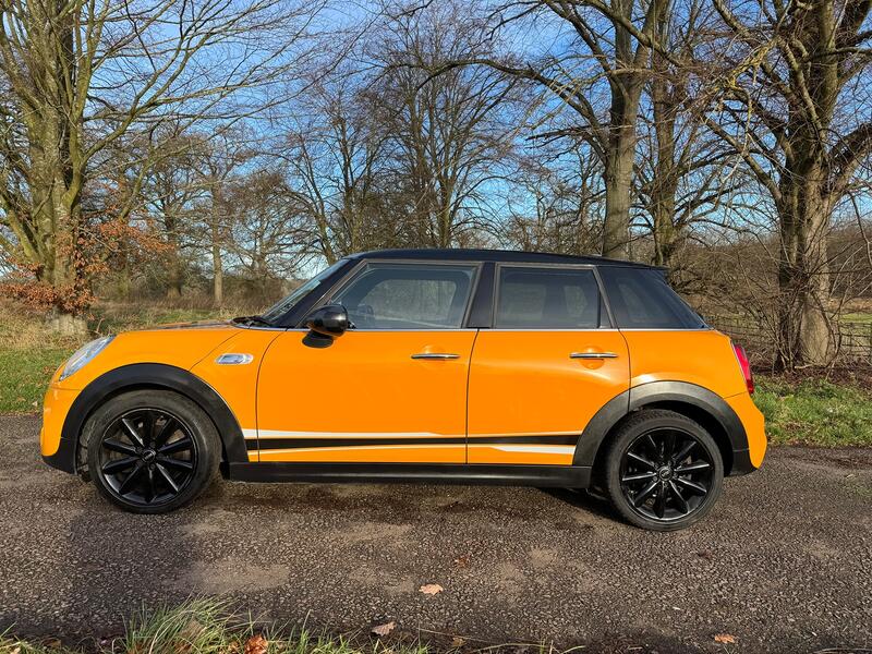 MINI HATCH