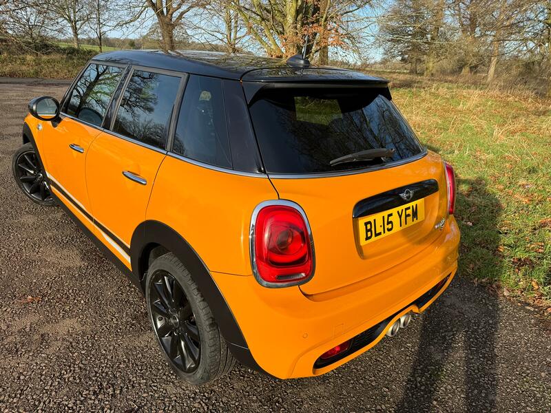 MINI HATCH