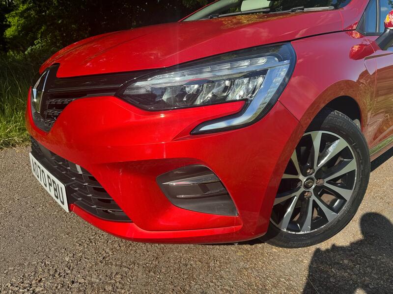 View RENAULT CLIO 1.0 Iconic TCe 100 Auto CVT