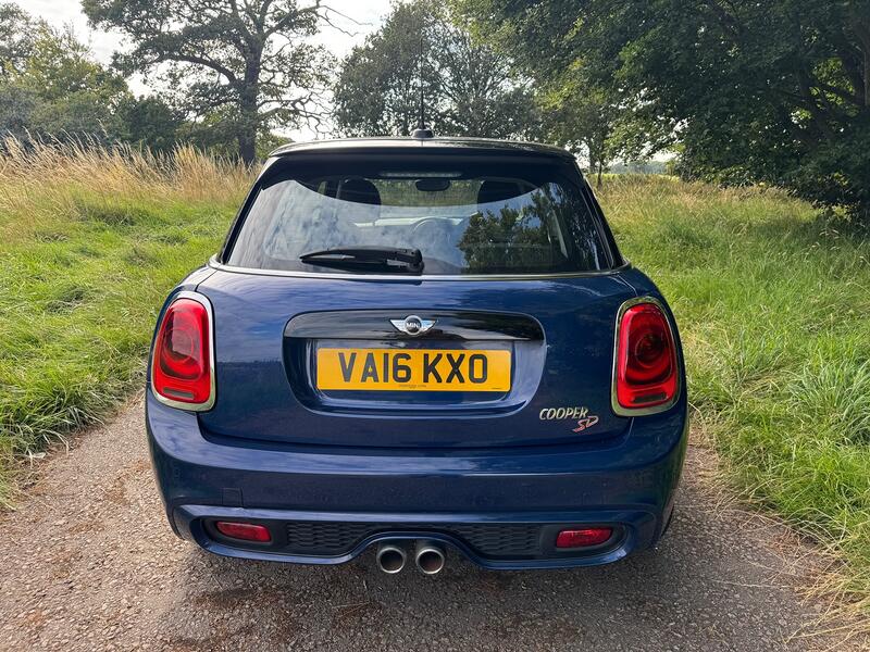 MINI HATCH