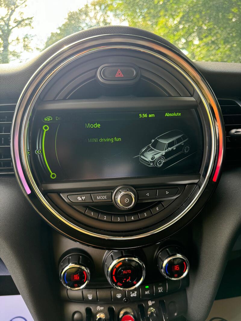 MINI HATCH