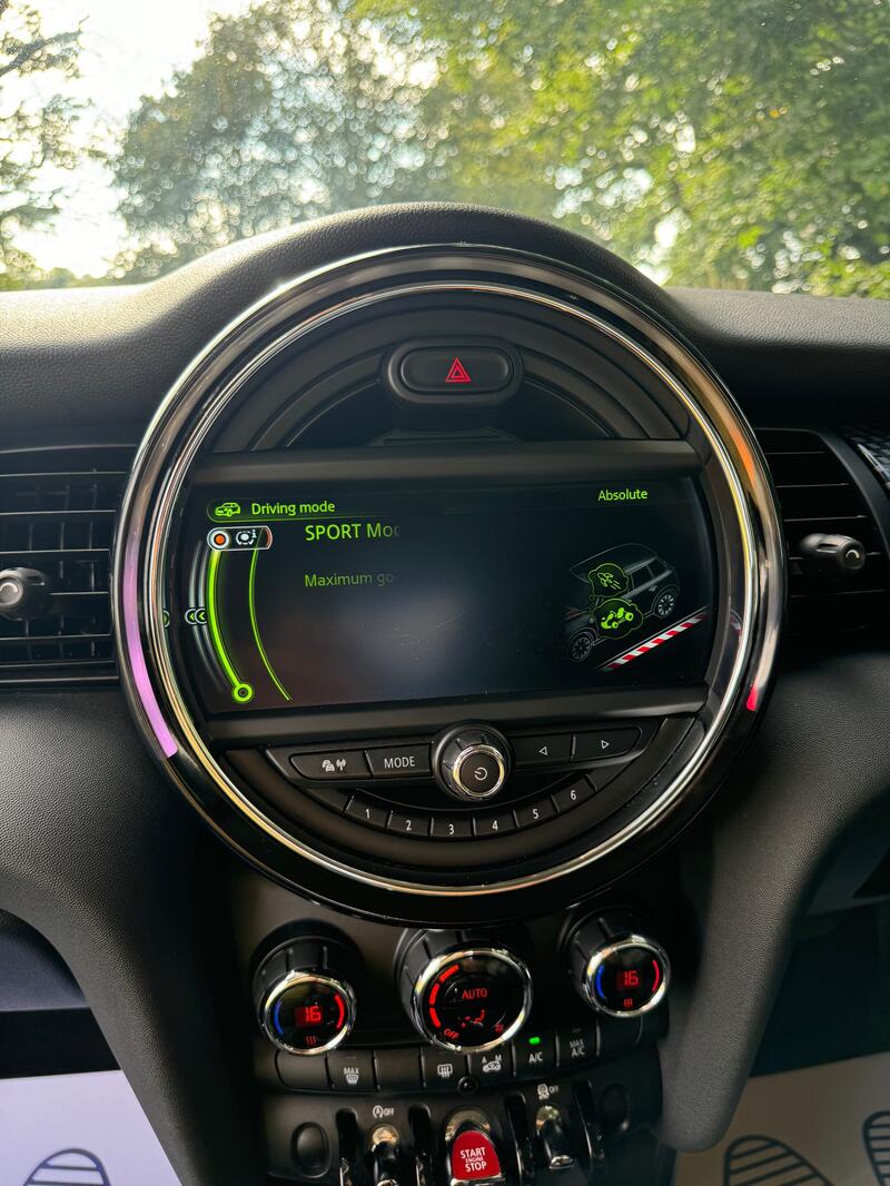 MINI HATCH