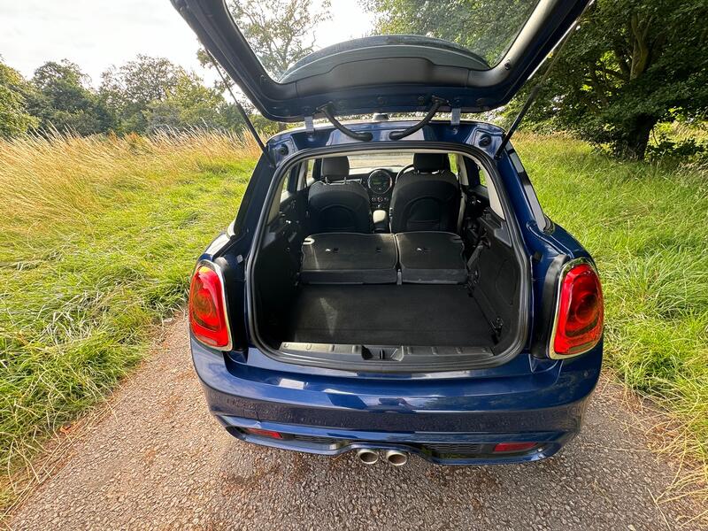 MINI HATCH