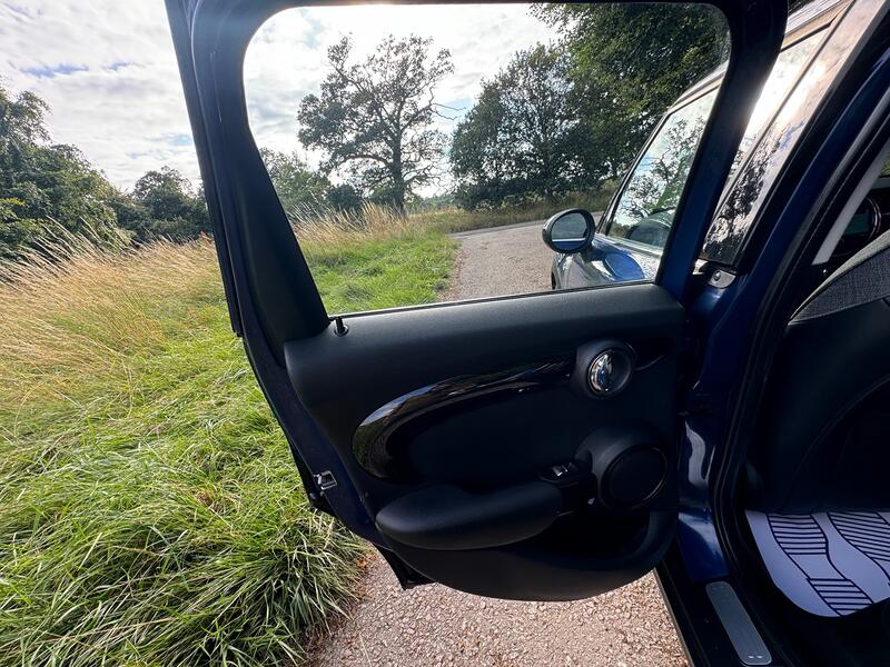 MINI HATCH