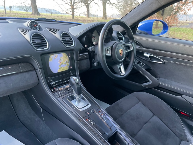 PORSCHE 718