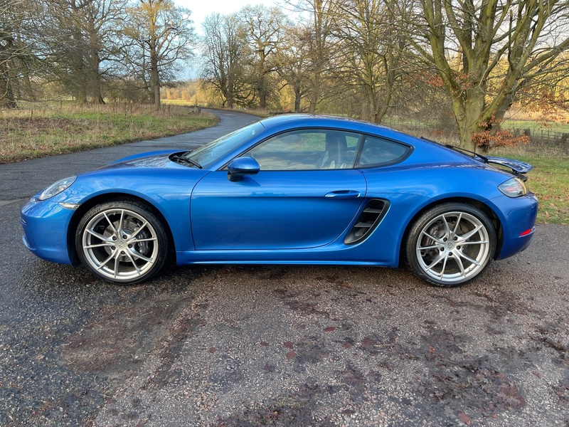 PORSCHE 718