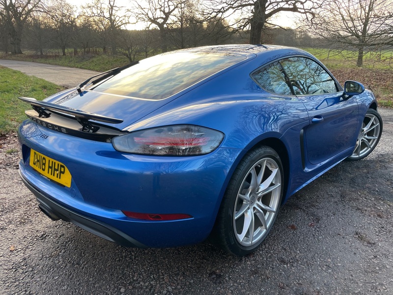 PORSCHE 718