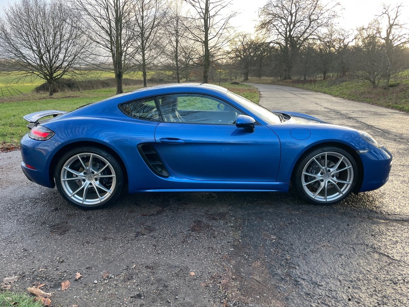 PORSCHE 718