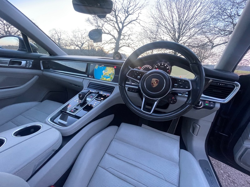 PORSCHE PANAMERA