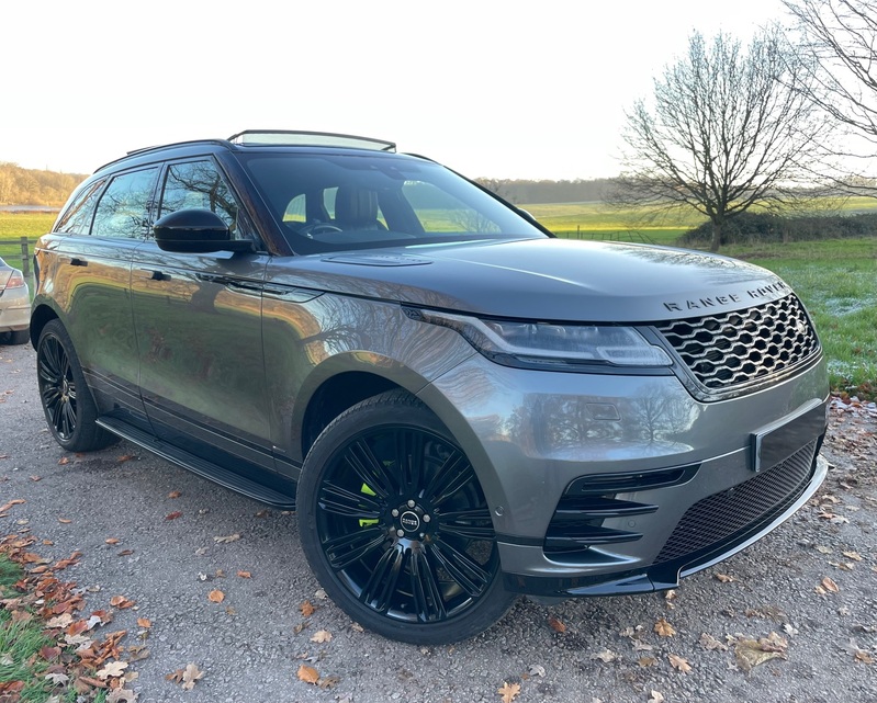 View LAND ROVER RANGE ROVER VELAR R-DYNAMIC HSE