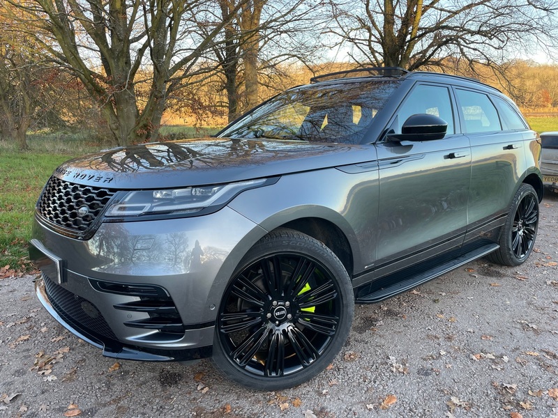 View LAND ROVER RANGE ROVER VELAR R-DYNAMIC HSE