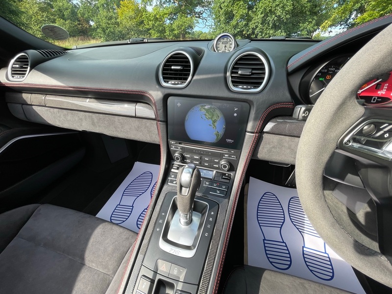 PORSCHE 718