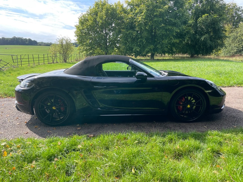 PORSCHE 718