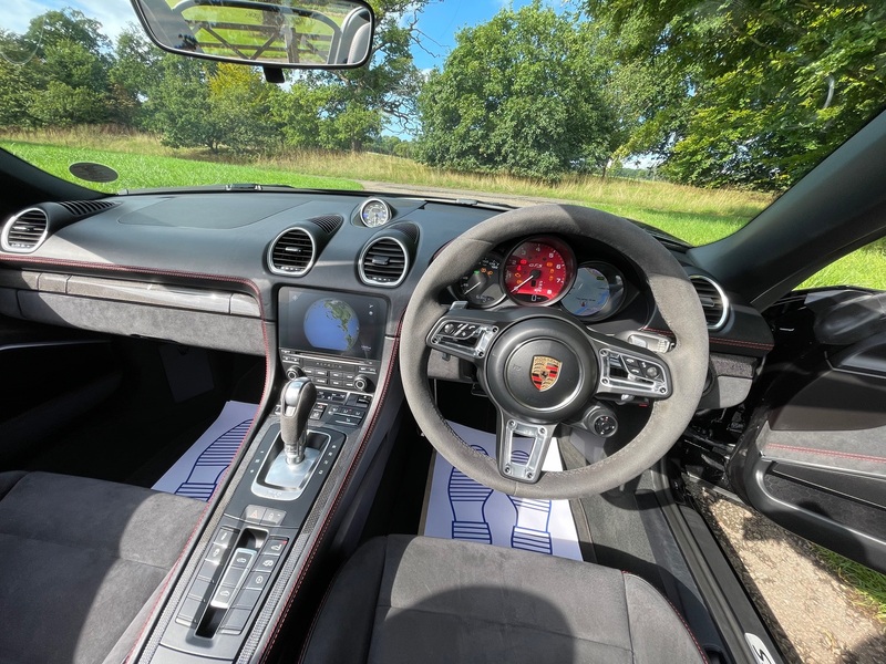 PORSCHE 718