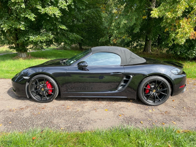 PORSCHE 718
