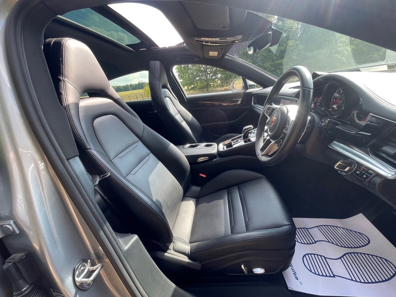 PORSCHE PANAMERA