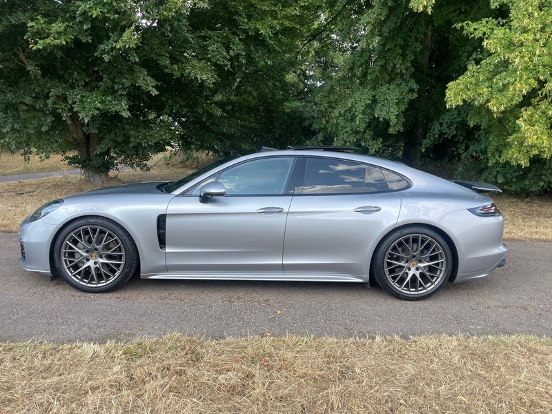 PORSCHE PANAMERA