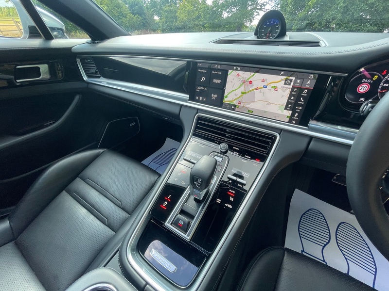 PORSCHE PANAMERA