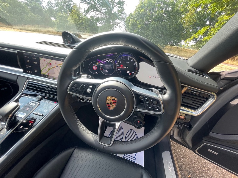 PORSCHE PANAMERA