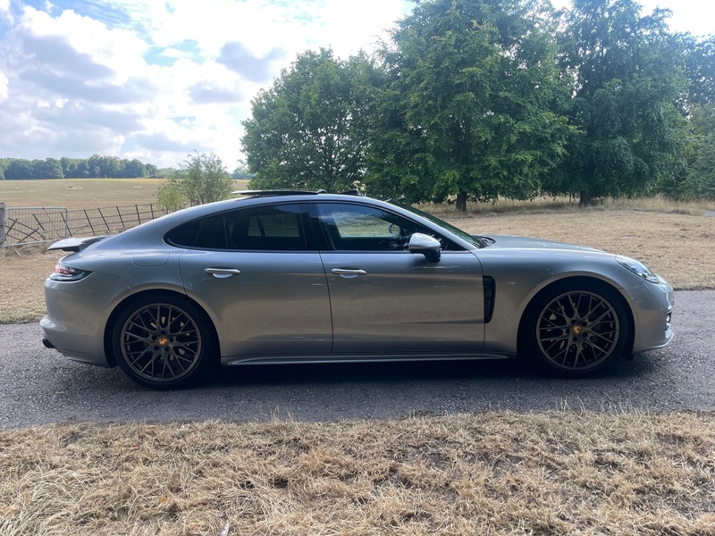 PORSCHE PANAMERA
