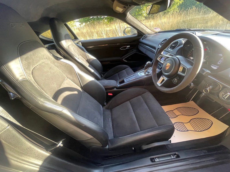 PORSCHE 718
