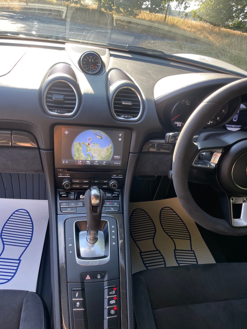 PORSCHE 718