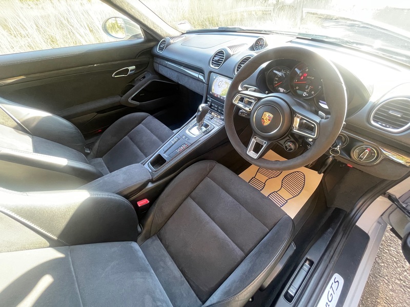 PORSCHE 718