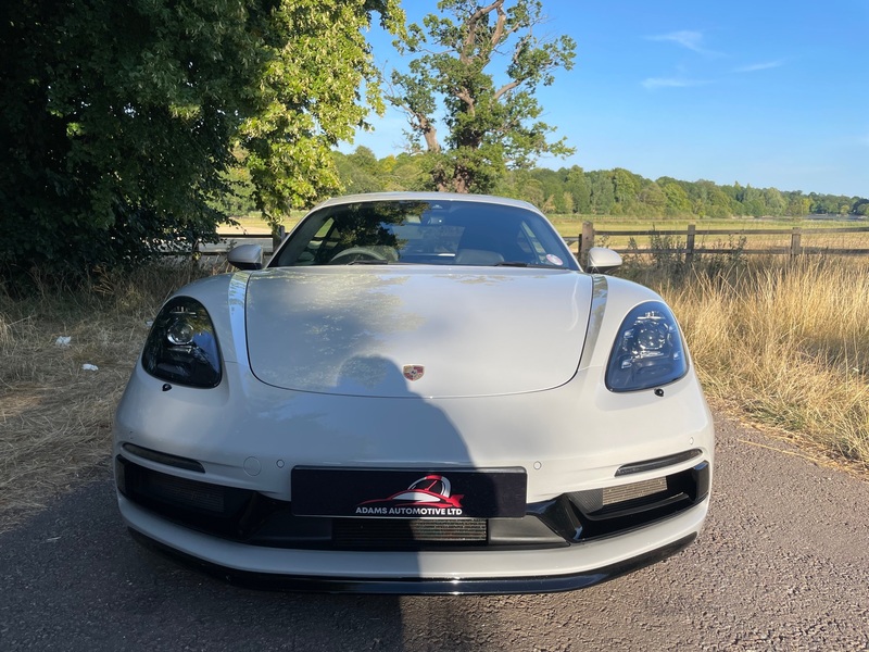 PORSCHE 718
