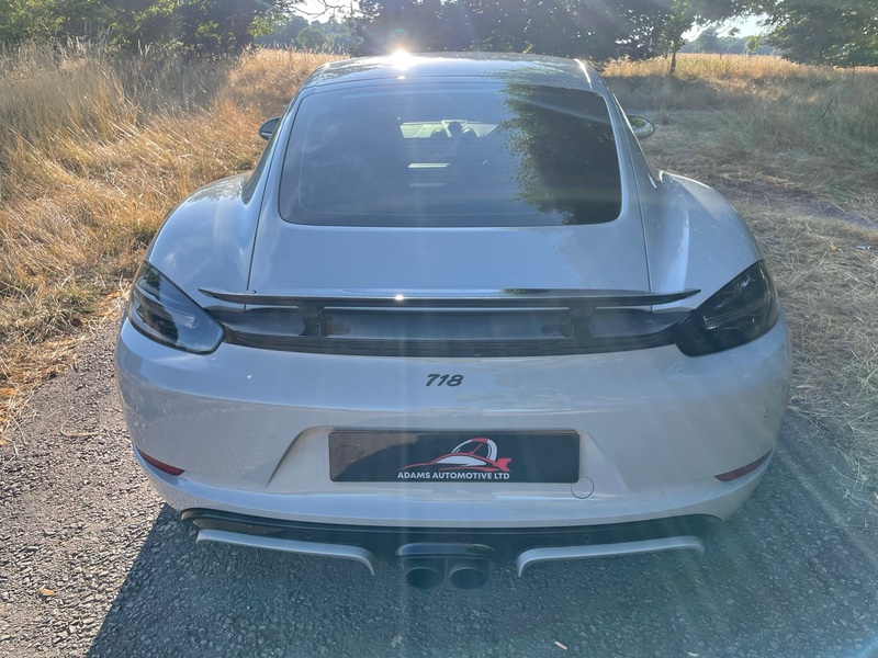 PORSCHE 718