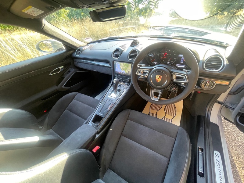 PORSCHE 718