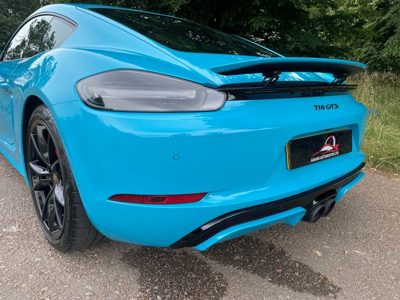 PORSCHE 718