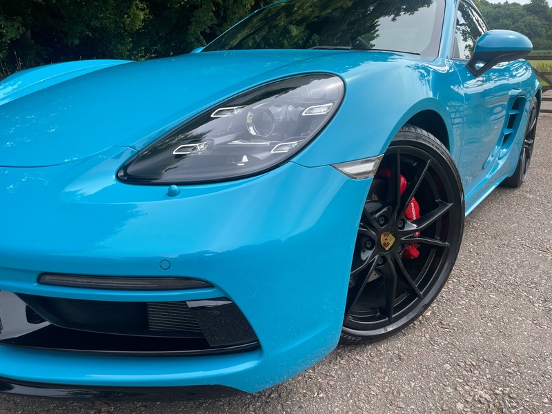 PORSCHE 718