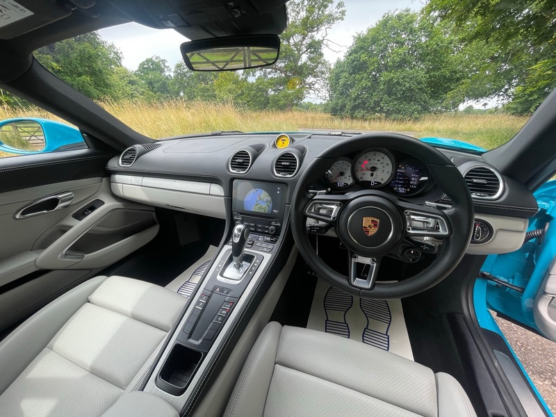 PORSCHE 718
