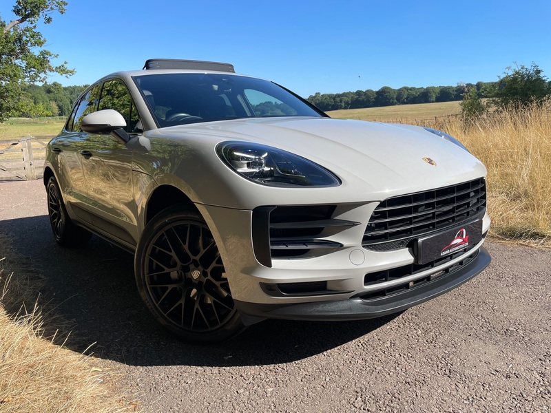 View PORSCHE MACAN S PDK