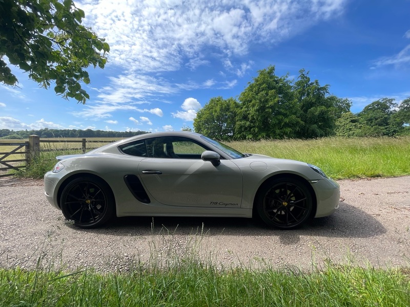 PORSCHE 718
