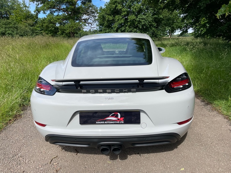 PORSCHE 718