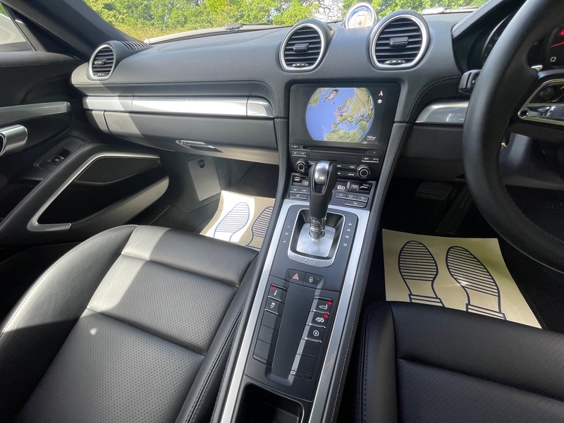 PORSCHE 718