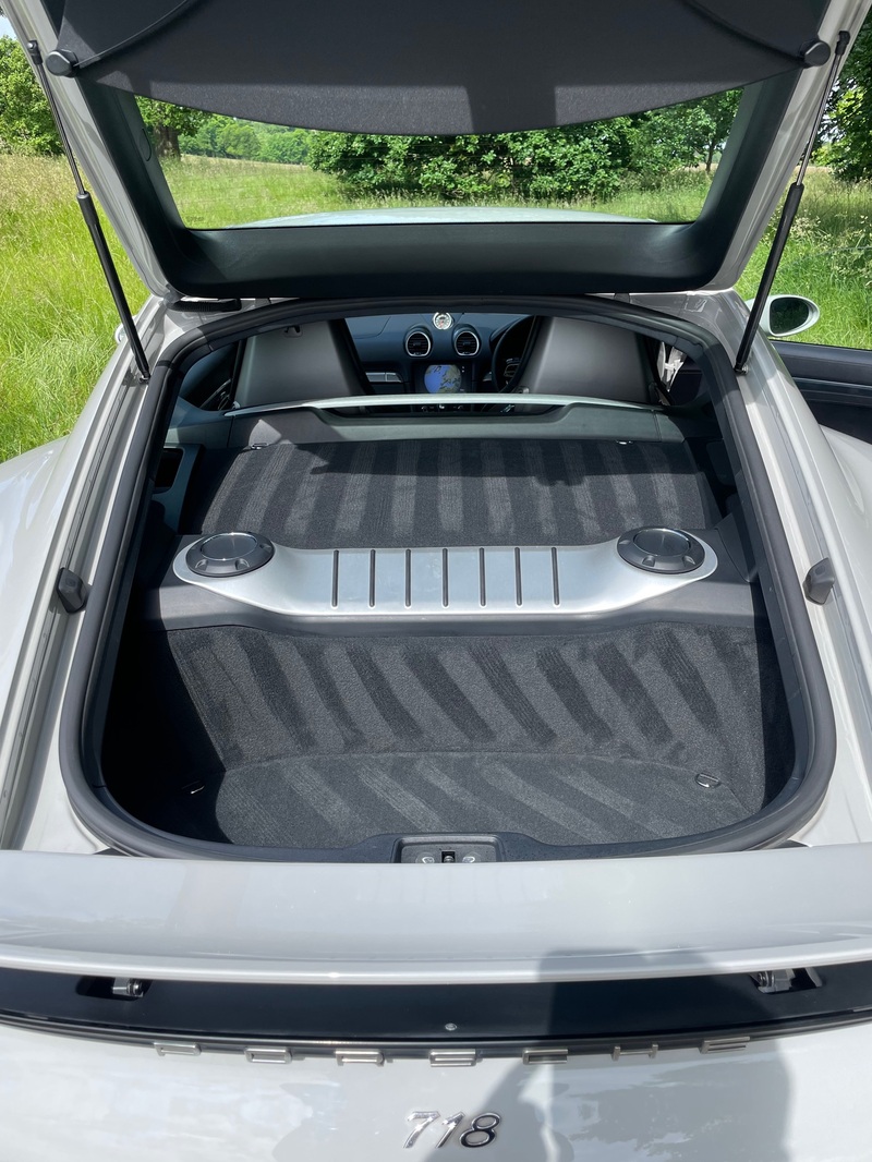 PORSCHE 718