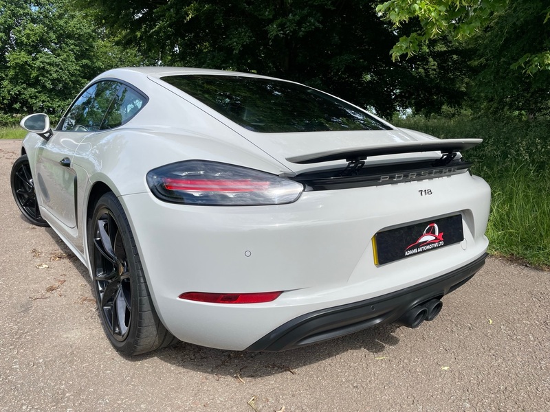 PORSCHE 718
