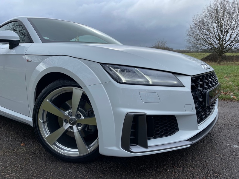 View AUDI TT TFSI S LINE