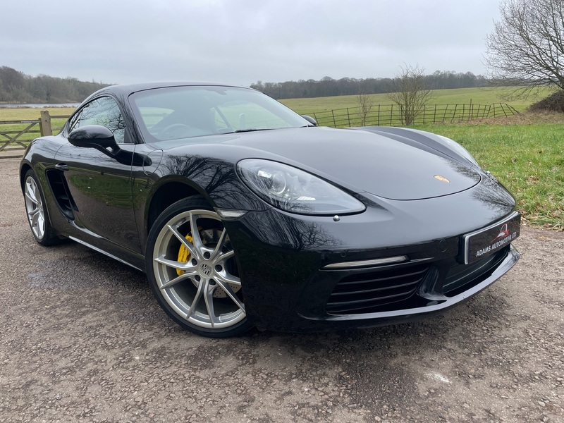 View PORSCHE 718 CAYMAN PDK