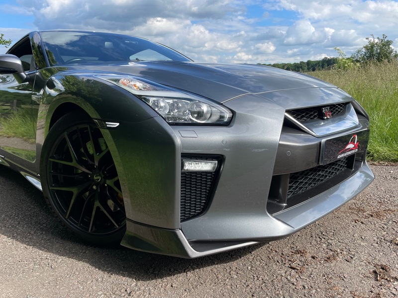 View NISSAN GT-R PRESTIGE