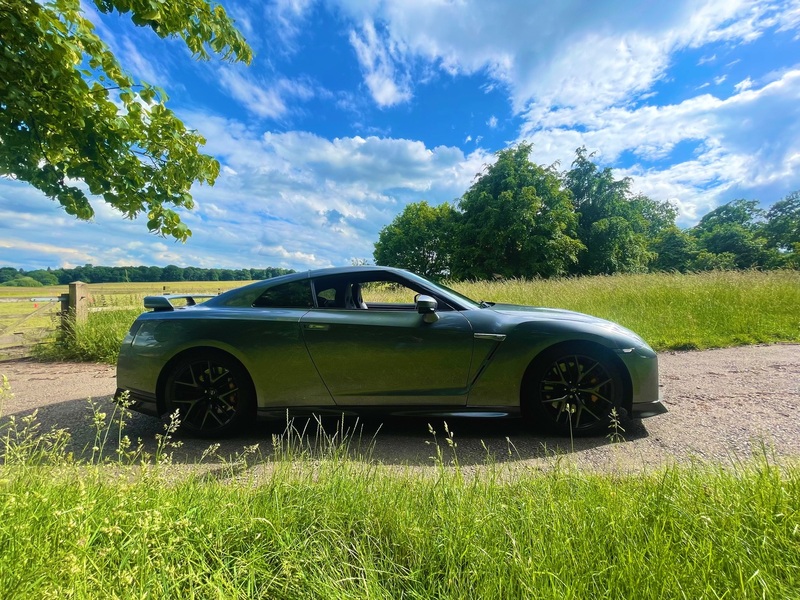 NISSAN GT-R
