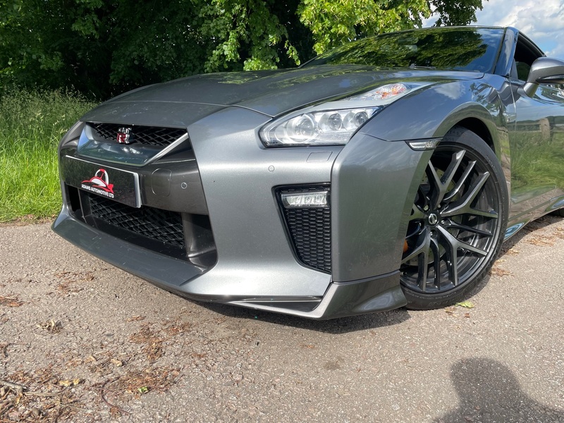NISSAN GT-R