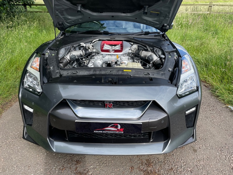 NISSAN GT-R