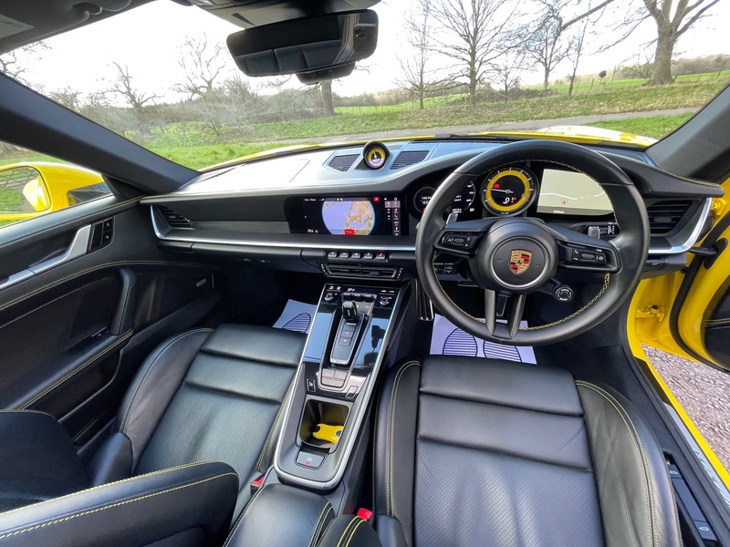 PORSCHE 911