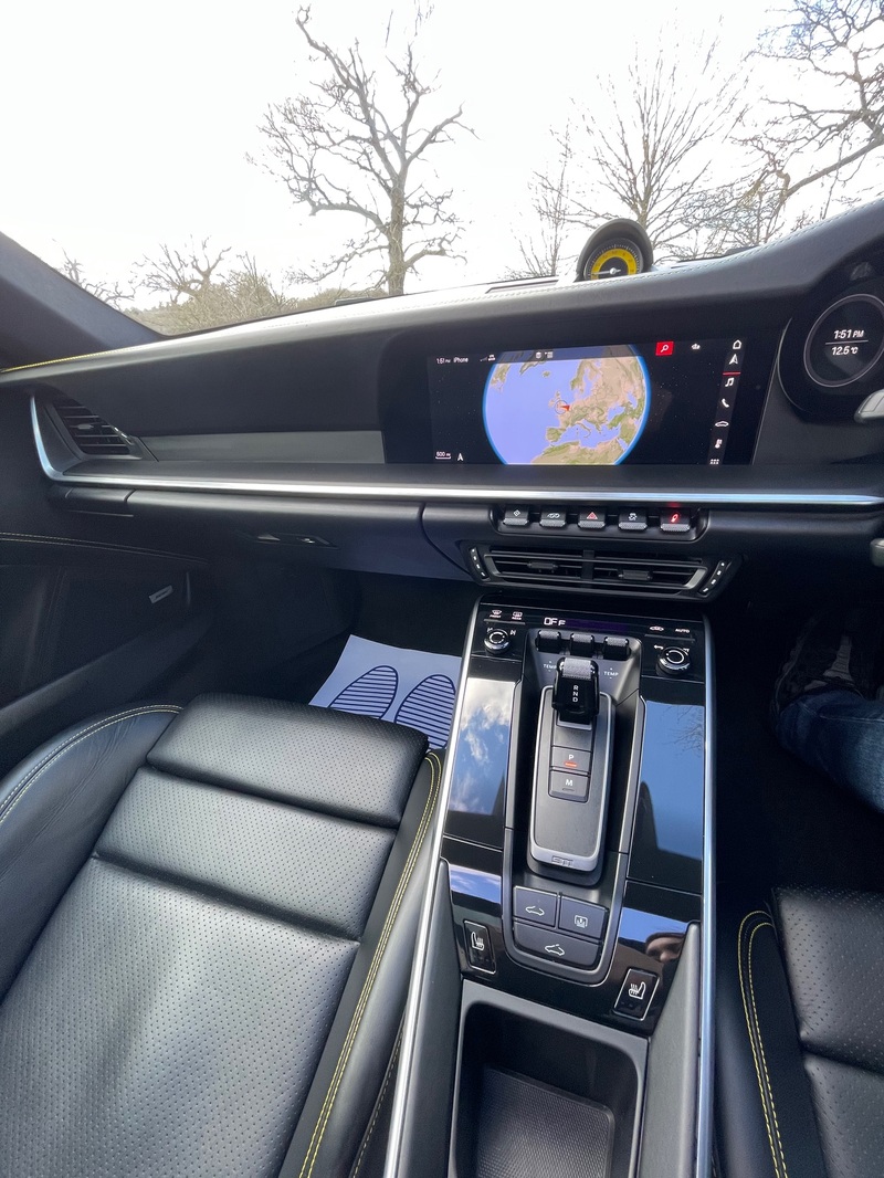 PORSCHE 911