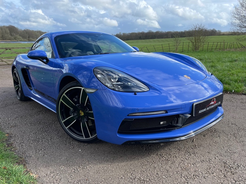 View PORSCHE 718 CAYMAN PDK